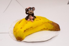 Opička na banánu