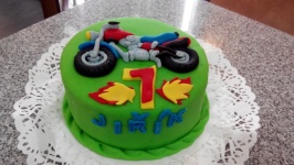 Dětský dort s motorkou