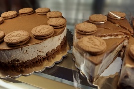 Lotus cheesecake